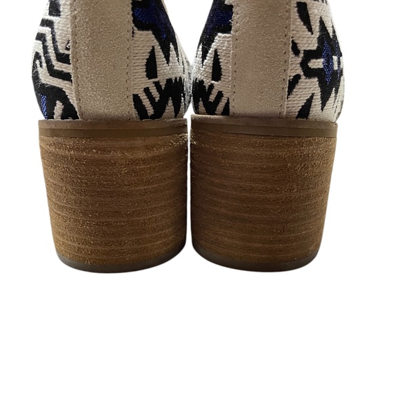 Toms Esme Suede 10 Block 2 1/2” Heel Ankle Boot Women’s Cream Black - Picture 4 of 8